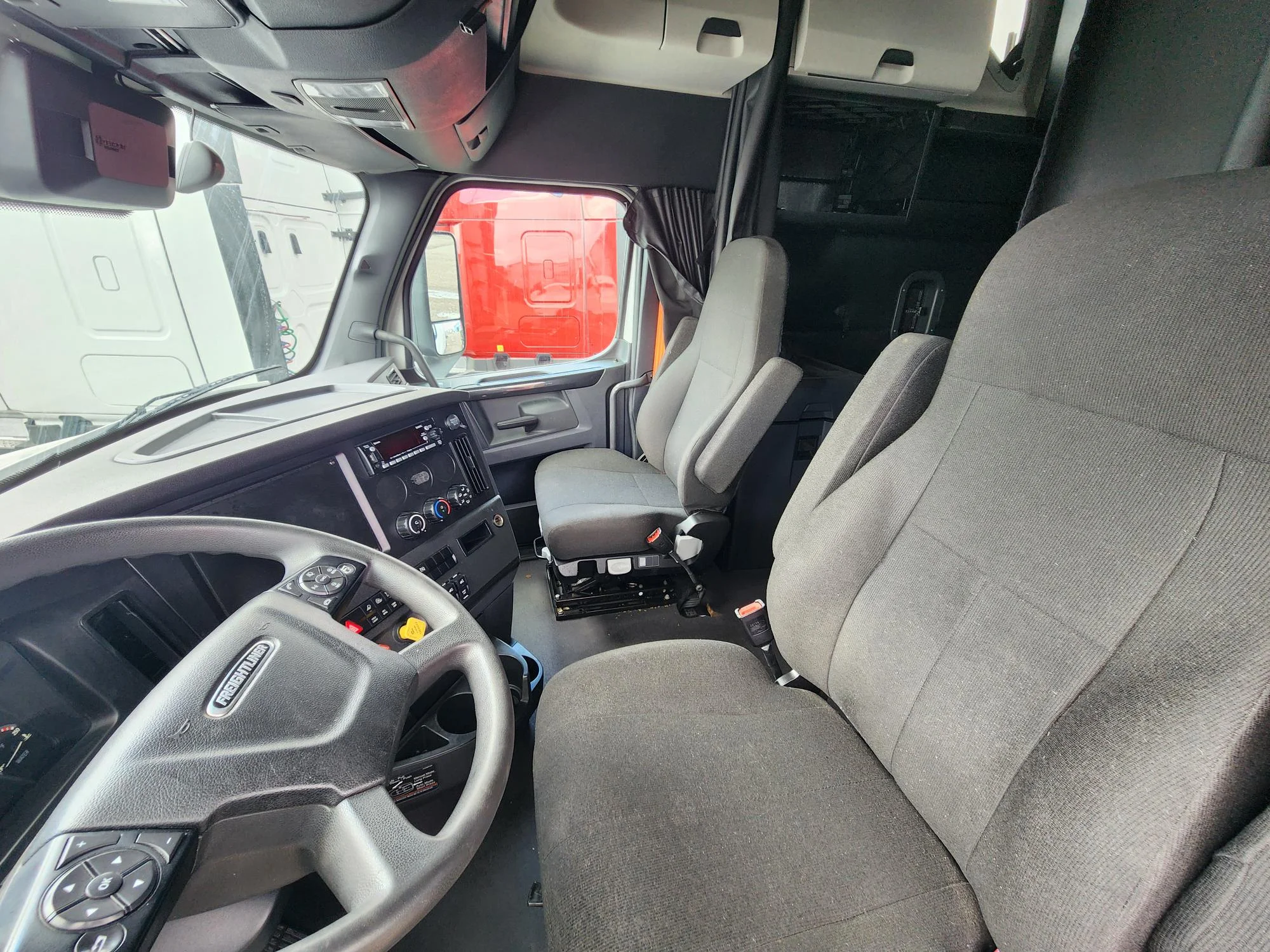 2023 Freightliner Cascadia in French Camp, CA — photo 17