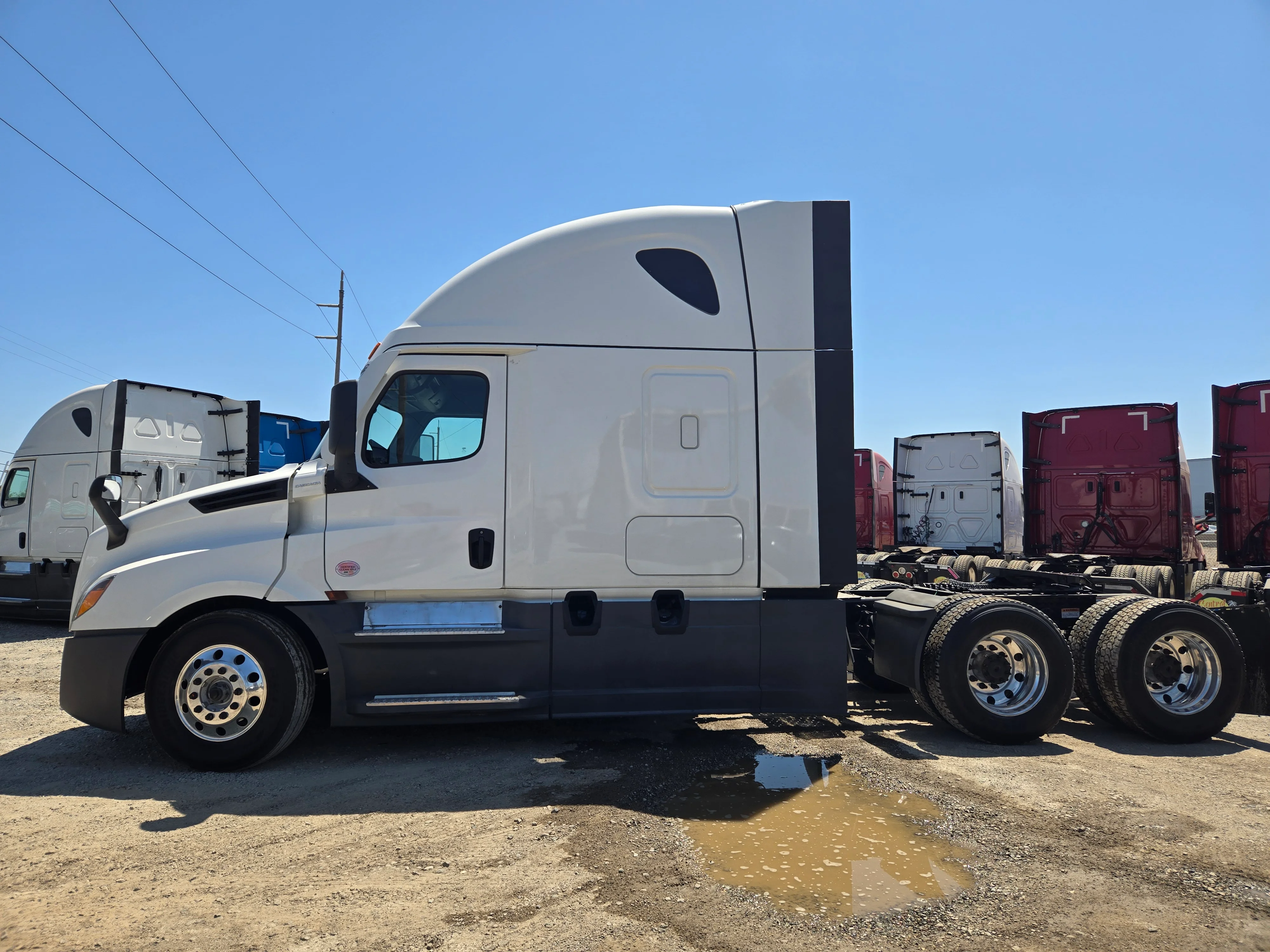 2023 Freightliner Cascadia in French Camp, CA — photo 7