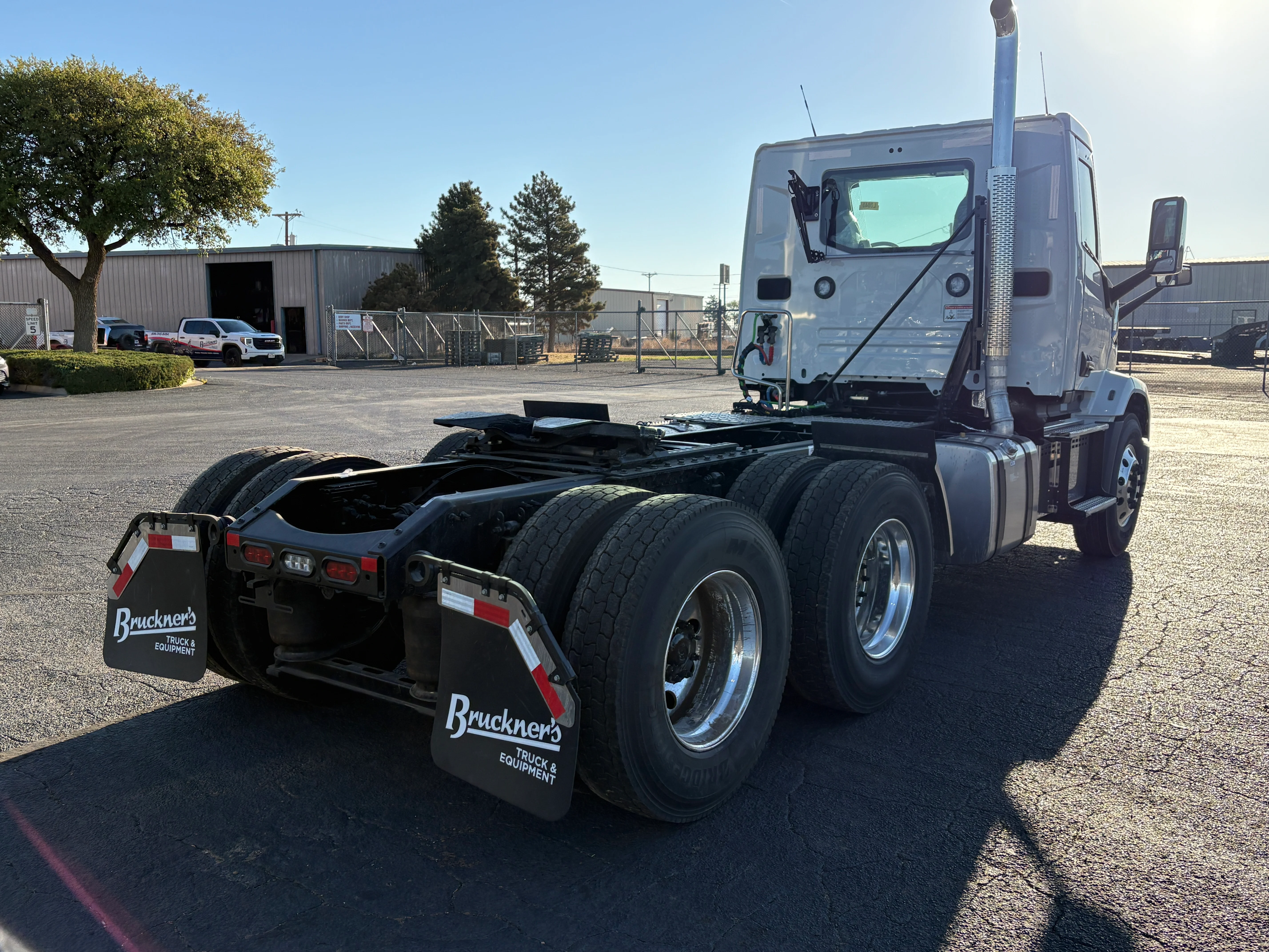 2027 Mack Anthem in Lubbock, TX — photo 6