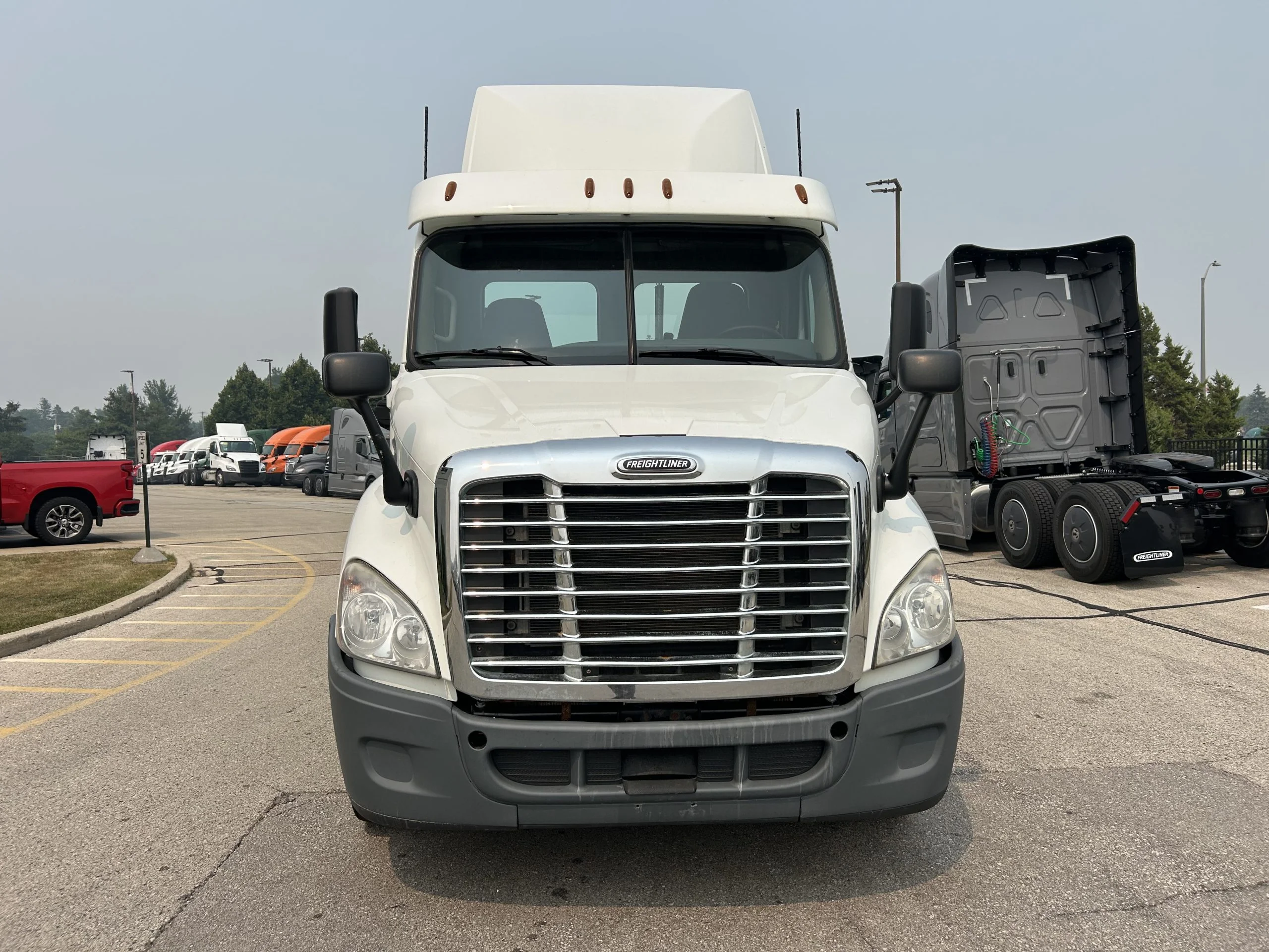 2018 Freightliner Cascadia in Shullsburg, WI — photo 2