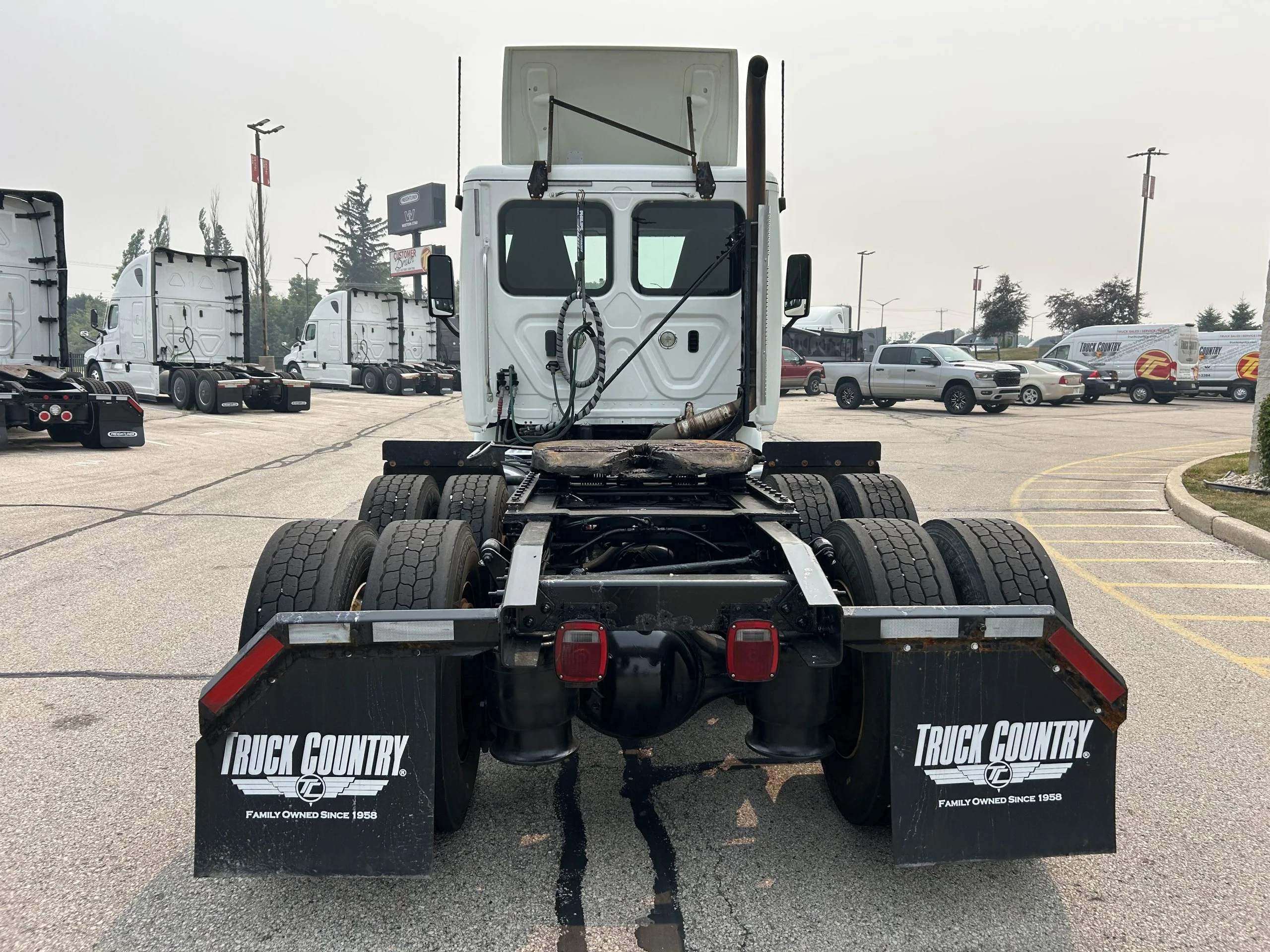2018 Freightliner Cascadia in Shullsburg, WI — photo 4