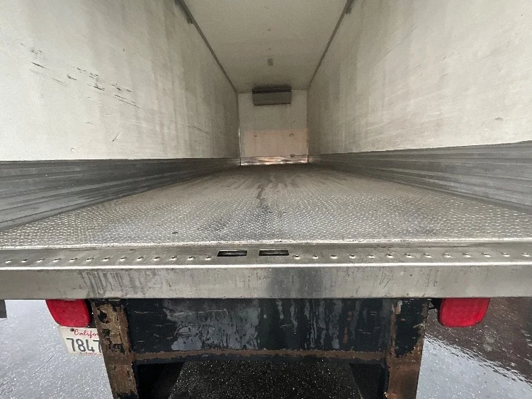 2017 Hino 338 - image 9