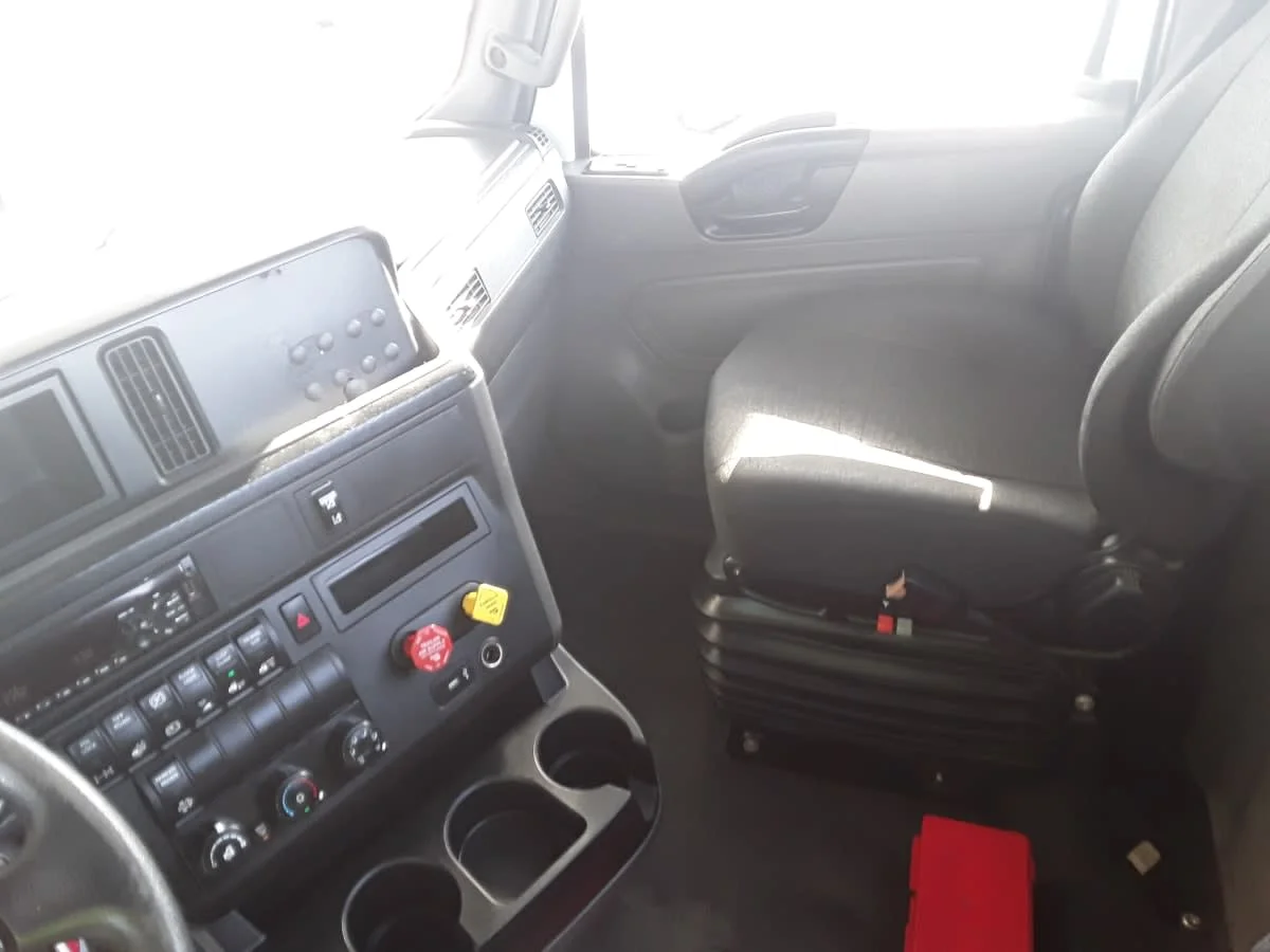 2020 International LT in Hilliard, OH — photo 7