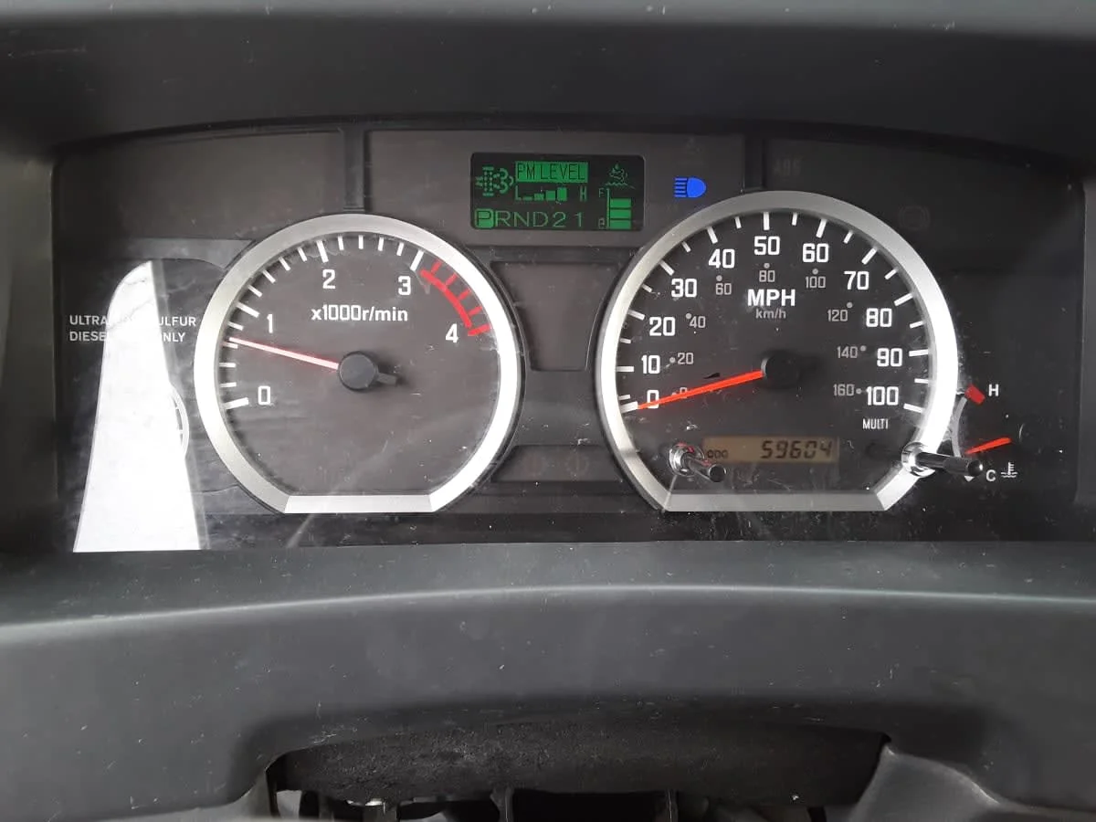 2017 Isuzu NPR - image 14