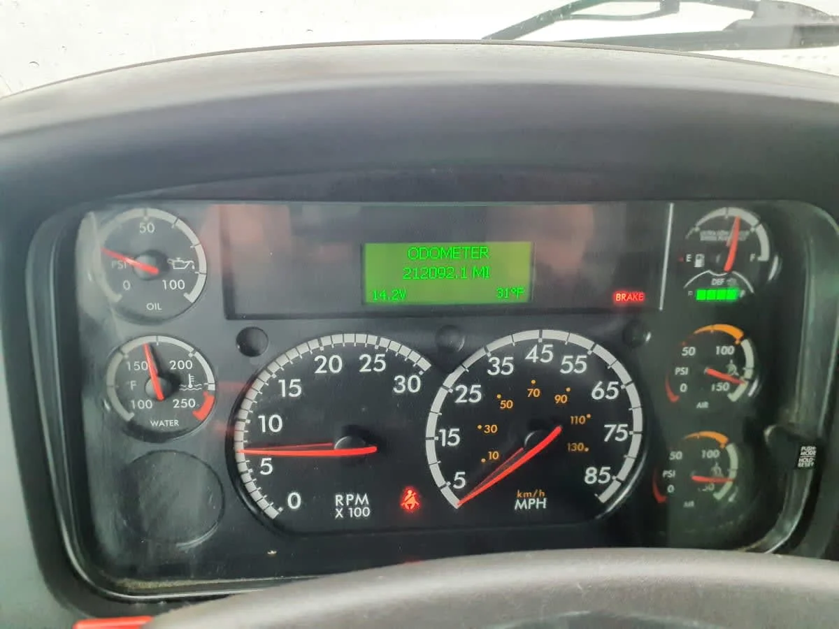 2020 Freightliner M2 106 in Springfield, MA — photo 11
