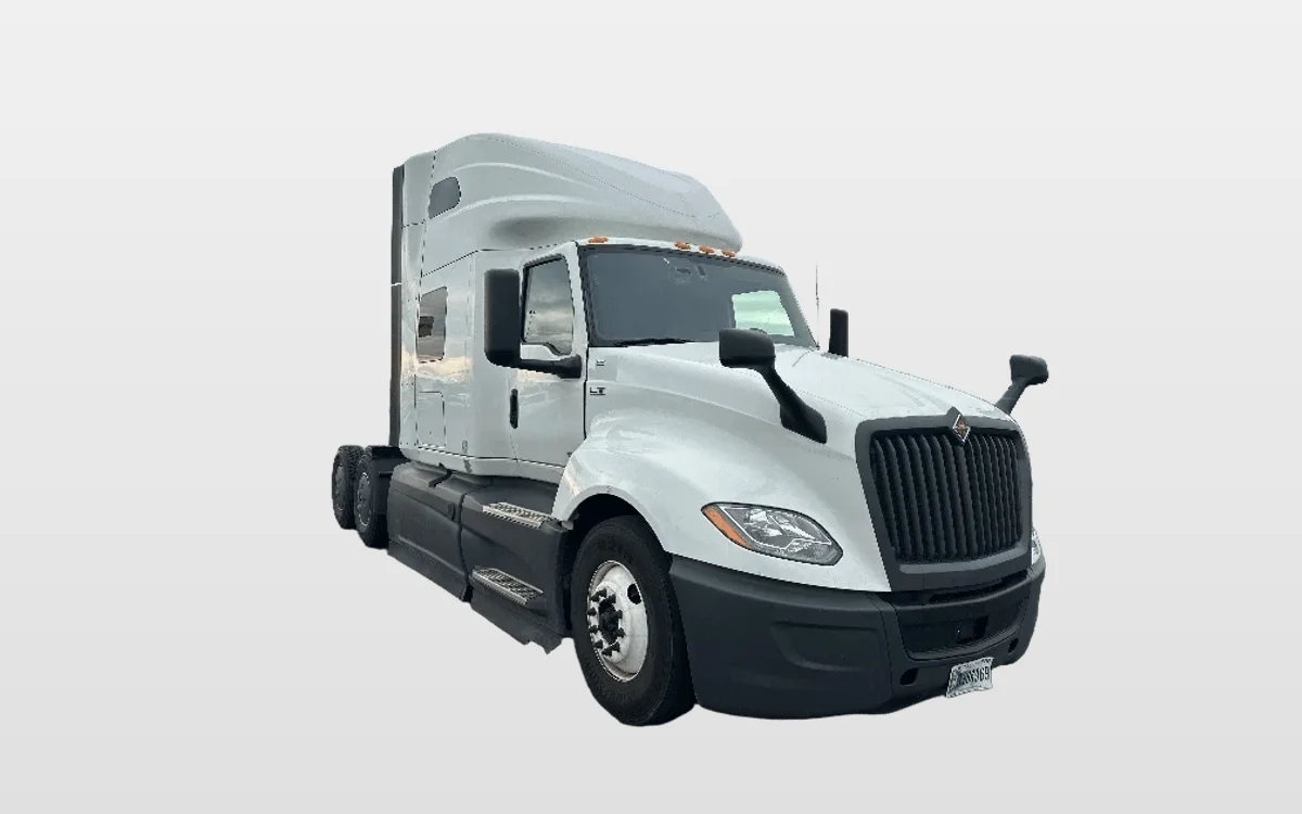 2023 International LT - image 1