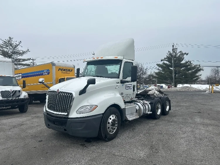2019 International LT in Cranbury, NJ — photo 3
