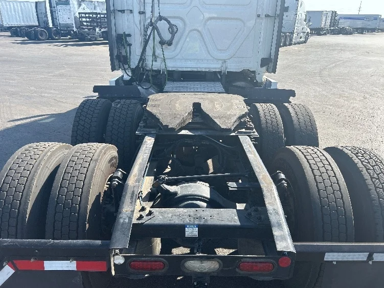 2023 Freightliner Cascadia in Phoenix, AZ — photo 6
