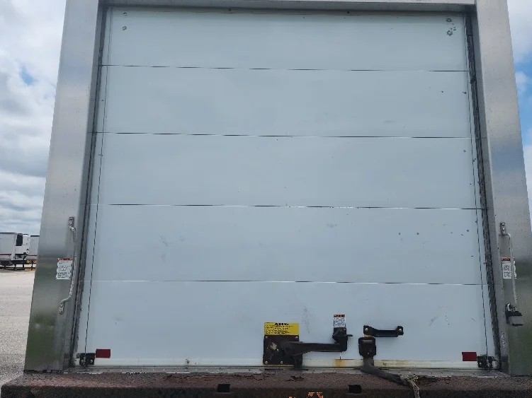 2014 Isuzu NQR - image 7