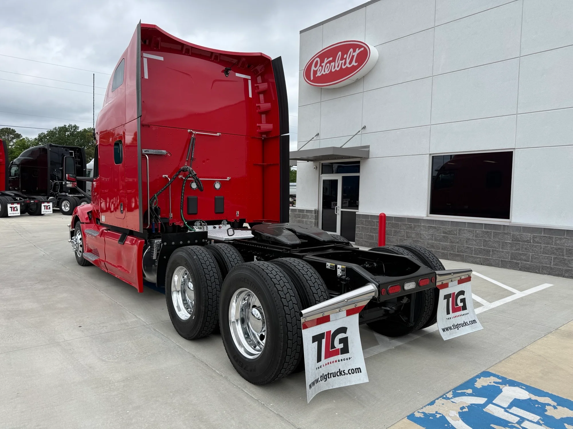 2023 Peterbilt 579 in Lowell, AR — photo 3