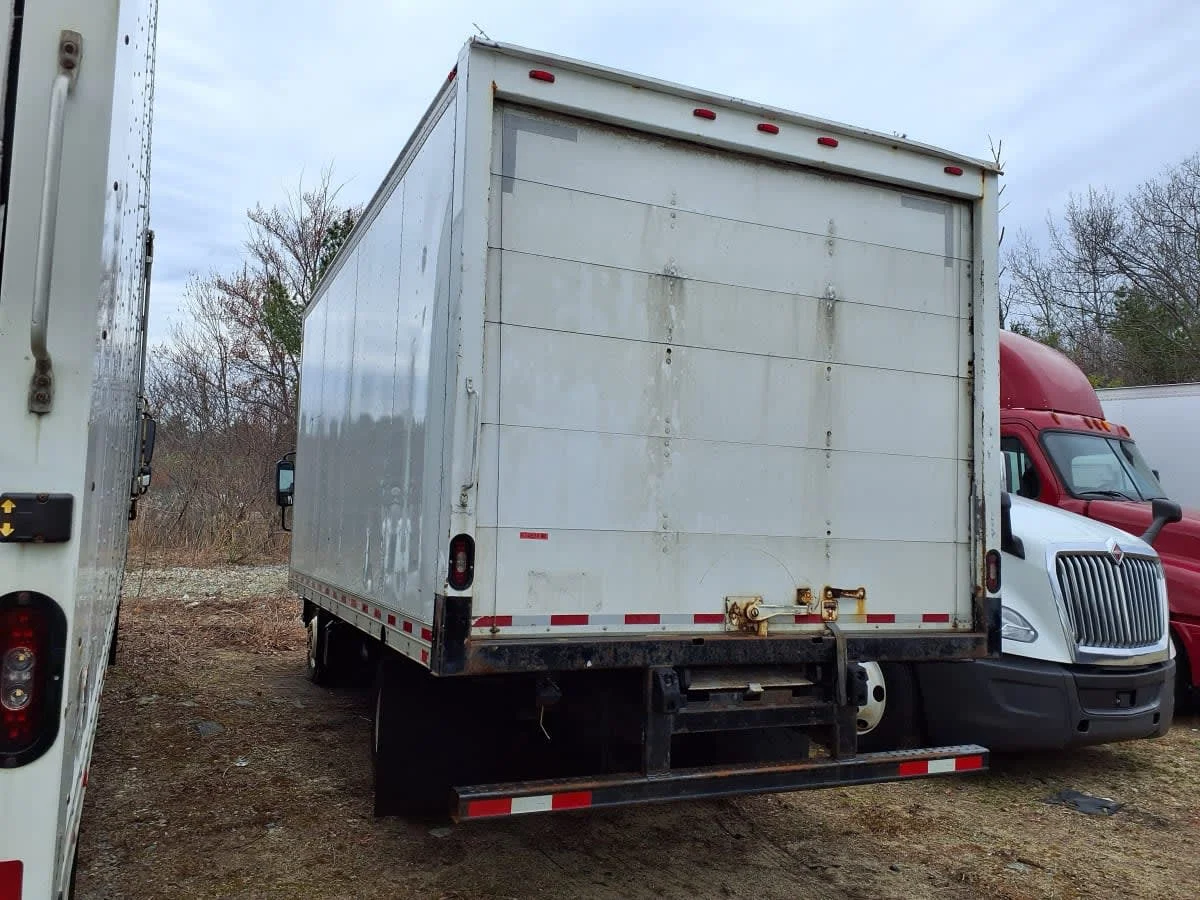 2017 Isuzu NRR in Salisbury, MA — photo 6