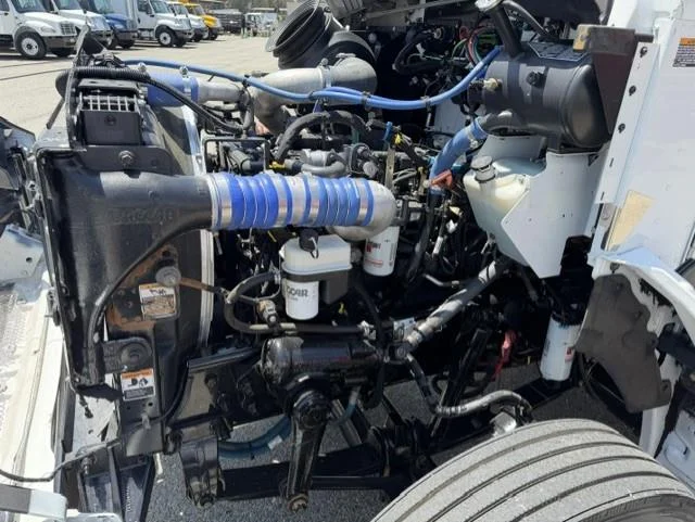 2022 Kenworth T270 — photo 11
