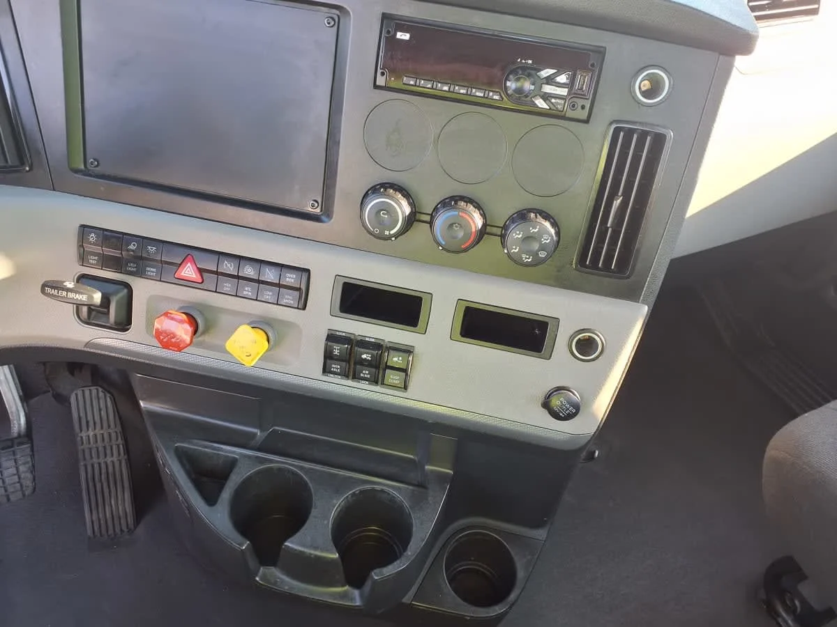 2021 Freightliner Cascadia in Greenville, SC — photo 11