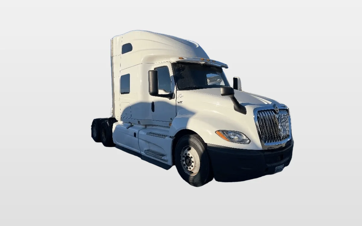 2019 International LT - image 1