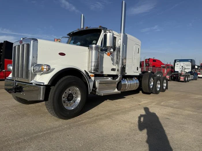 2027 Peterbilt 589 - image 3