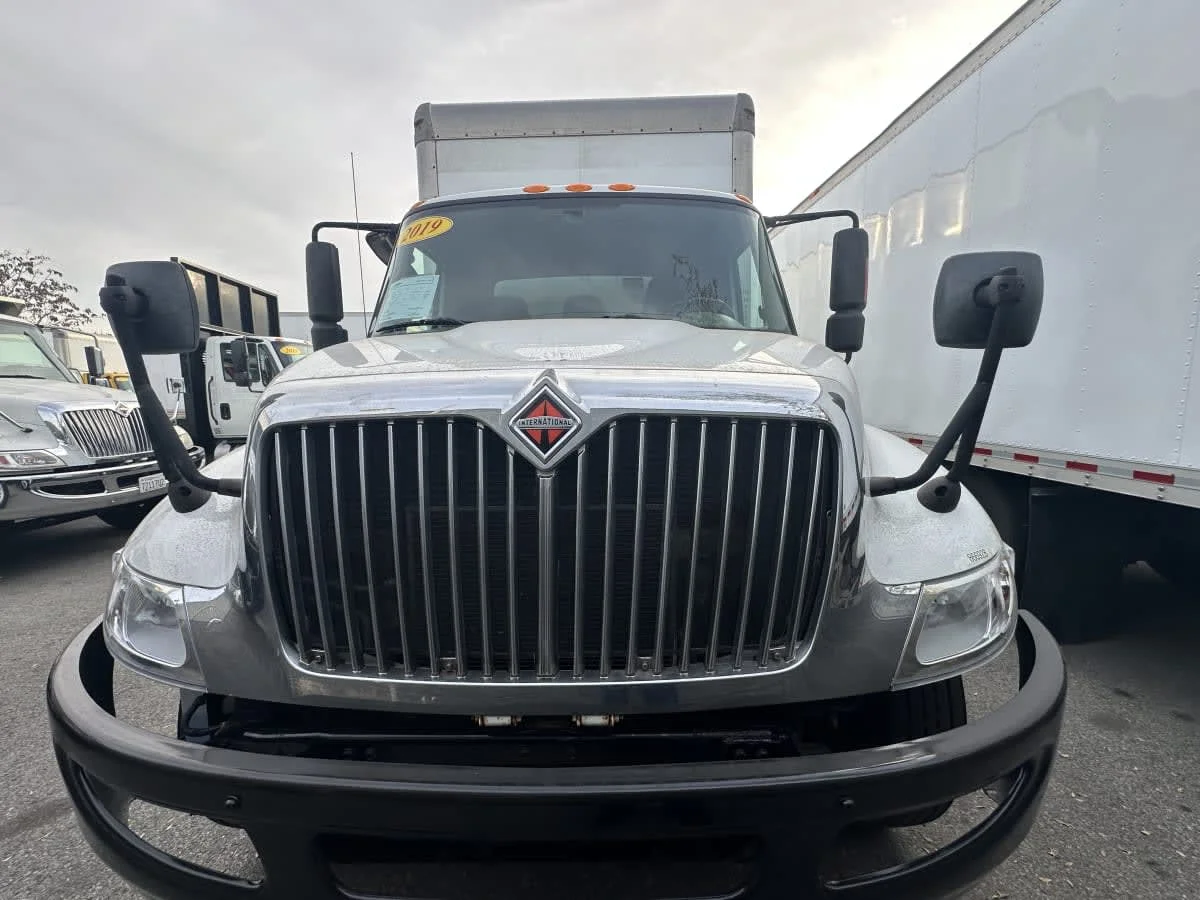 2019 International 4300 in Montebello, CA — photo 2