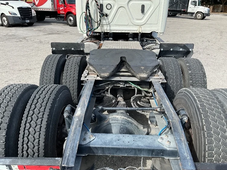 2019 Freightliner Cascadia in Tampa, FL — photo 6