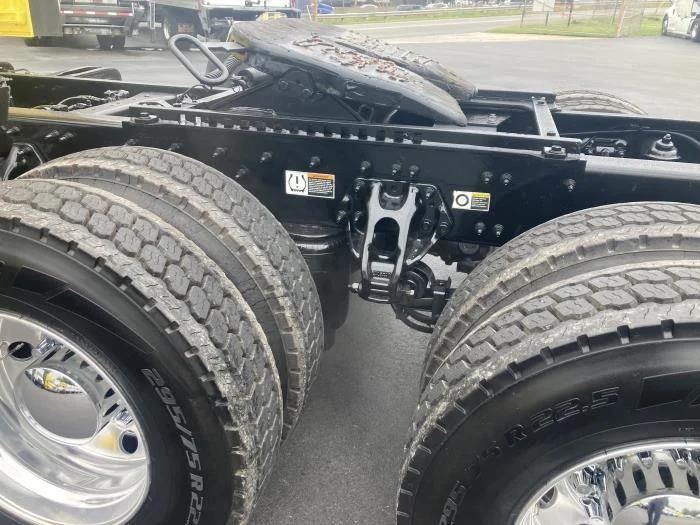 2021 Peterbilt 579 in Charlotte, NC — photo 9