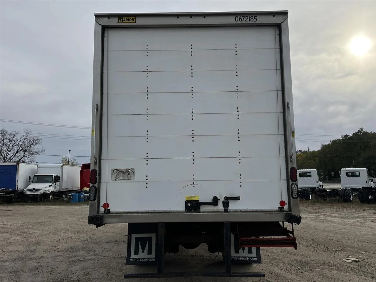 2023 Peterbilt 337 - image 3