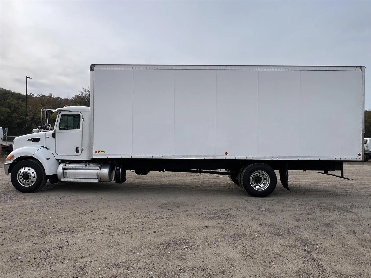 2023 Peterbilt 337