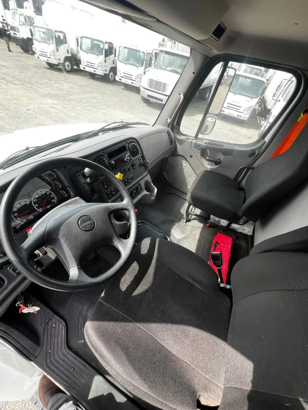 2021 Freightliner M2 106 - image 7