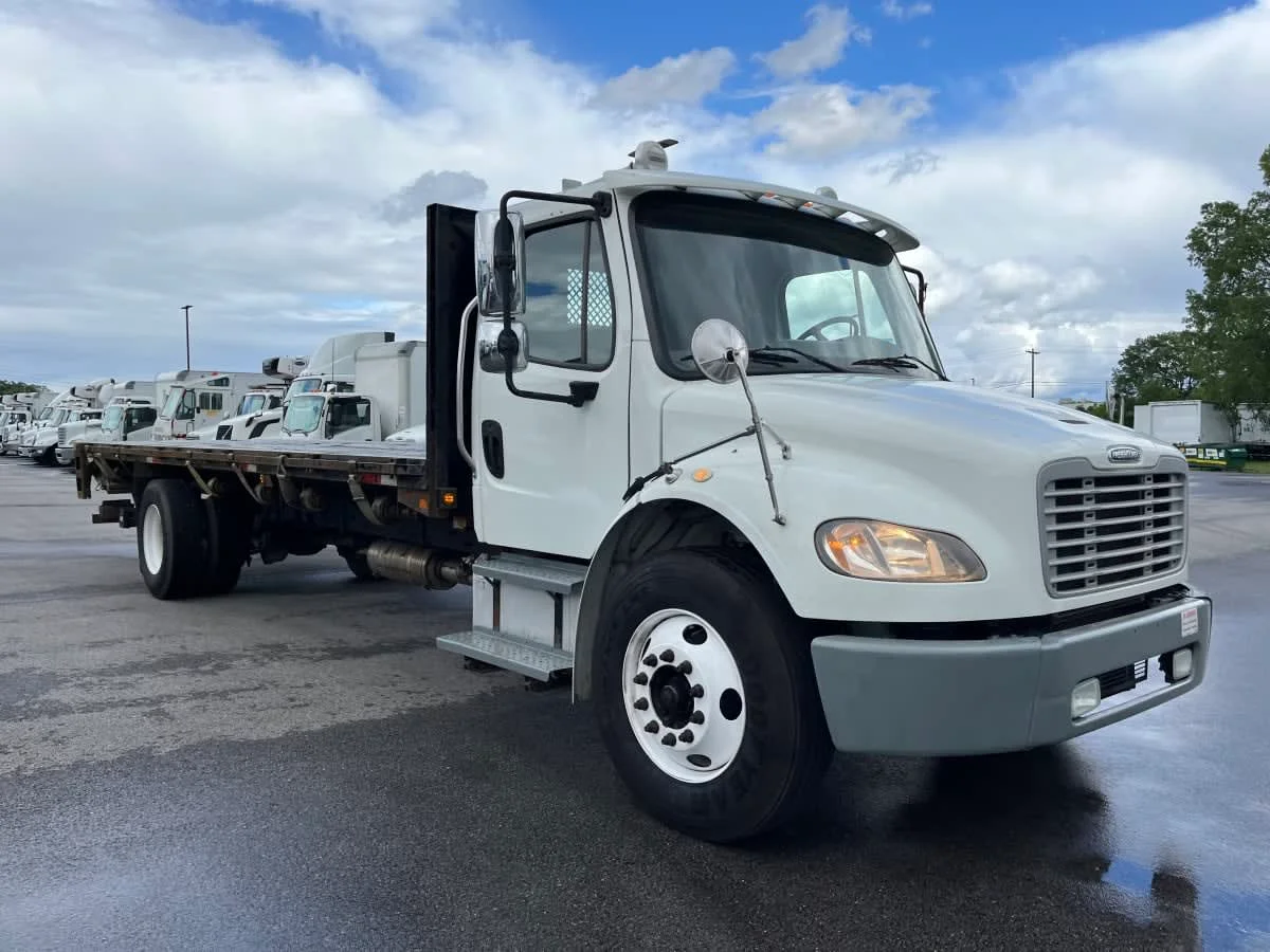 2014 Freightliner M2 106 in Beltsville, MD — photo 3