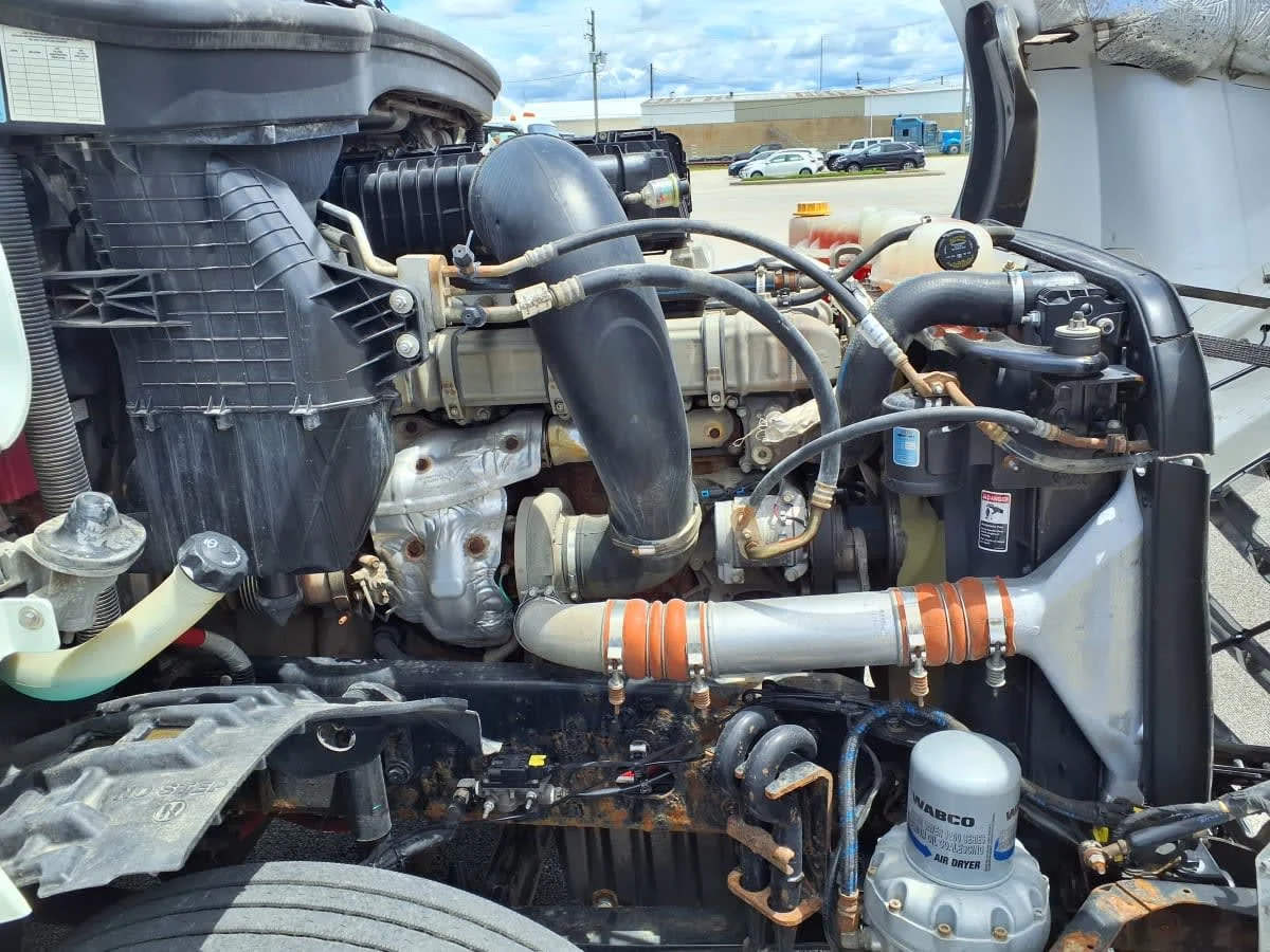 2020 Freightliner Cascadia in Cleveland, OH — photo 9