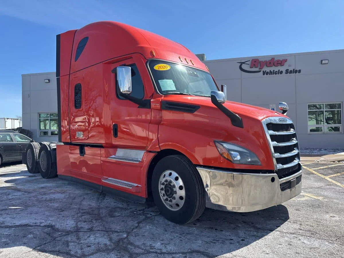 2020 Freightliner Cascadia in Bolingbrook, IL — photo 3