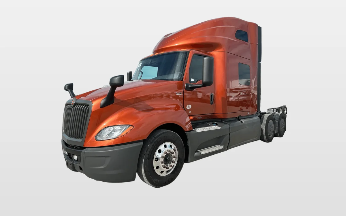 2022 International LT - image 1