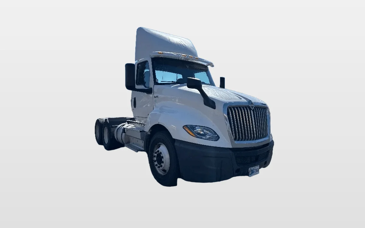 2019 International LT - image 1