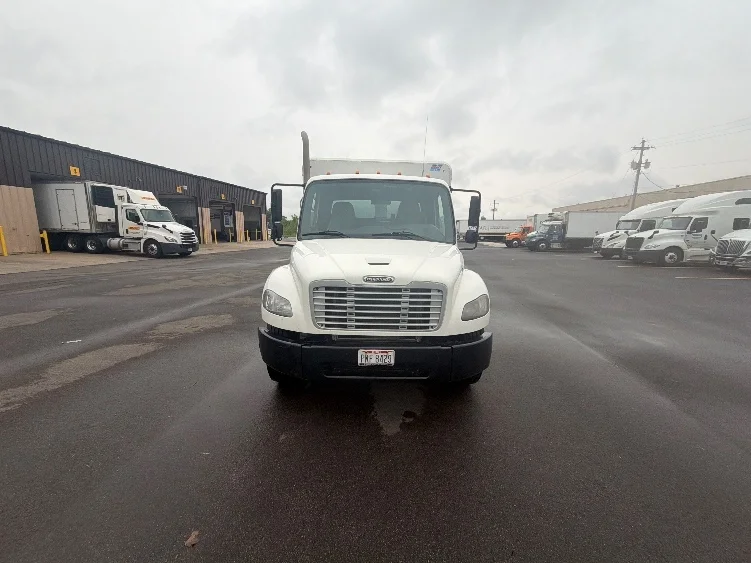 2019 Freightliner eM2 in Middlefield, OH — photo 2