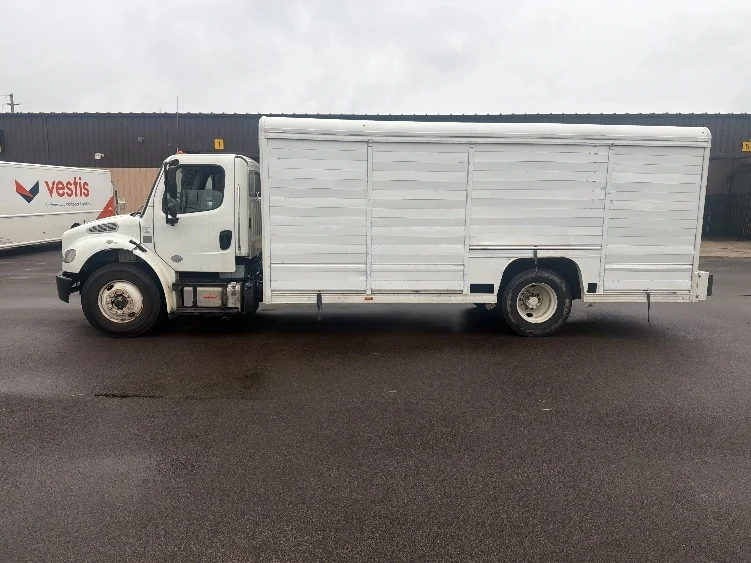 2019 Freightliner eM2 in Middlefield, OH — photo 4