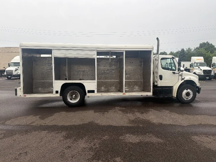 2019 Freightliner eM2 in Middlefield, OH — photo 9