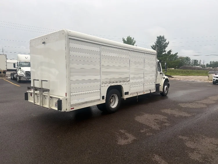 2019 Freightliner eM2 in Middlefield, OH — photo 10