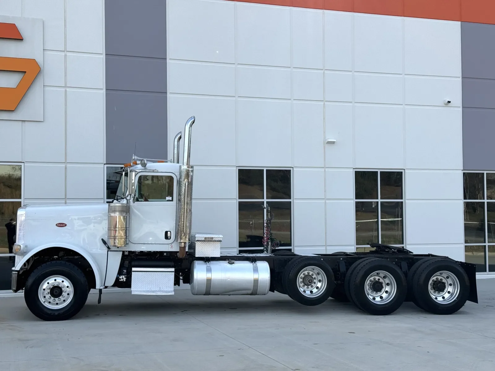 2011 Peterbilt 388 in Greer, SC — photo 4