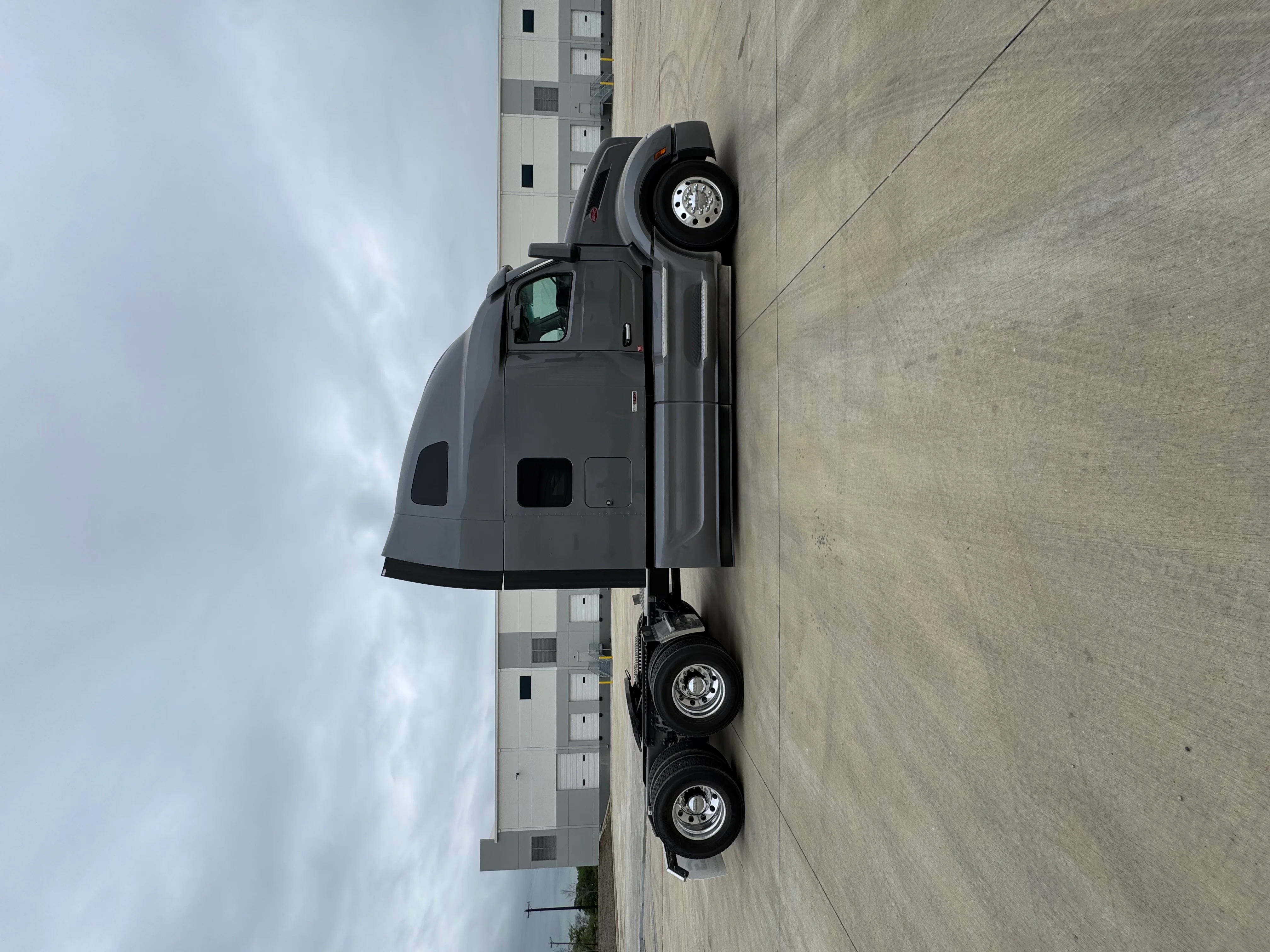 2027 Peterbilt 579 in Fort Smith, AR — photo 6