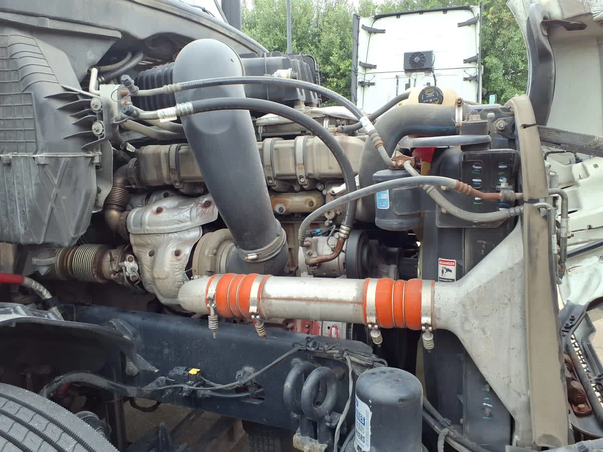 2021 Freightliner Cascadia in Houston, TX — photo 12