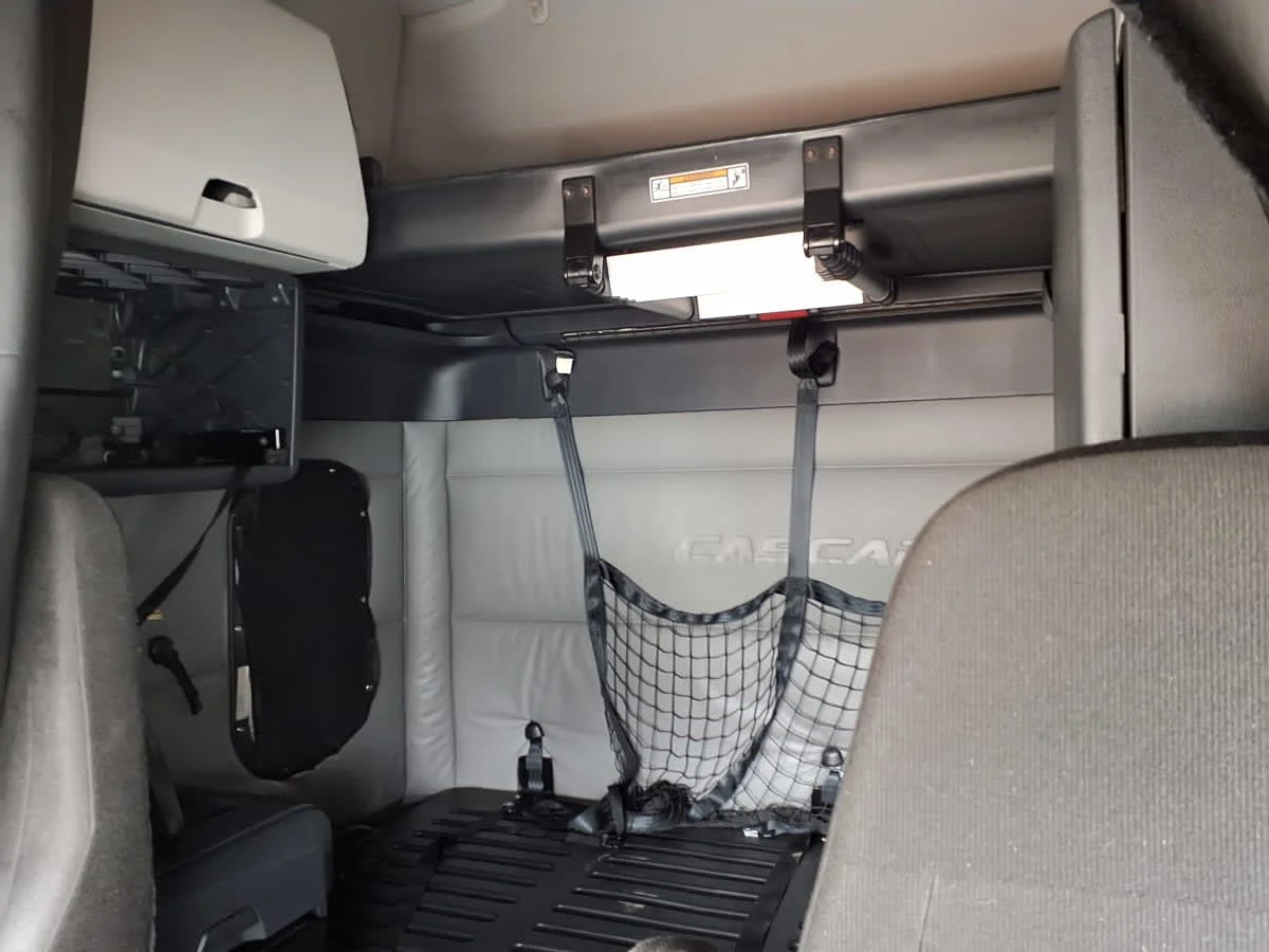 2021 Freightliner Cascadia in Houston, TX — photo 8