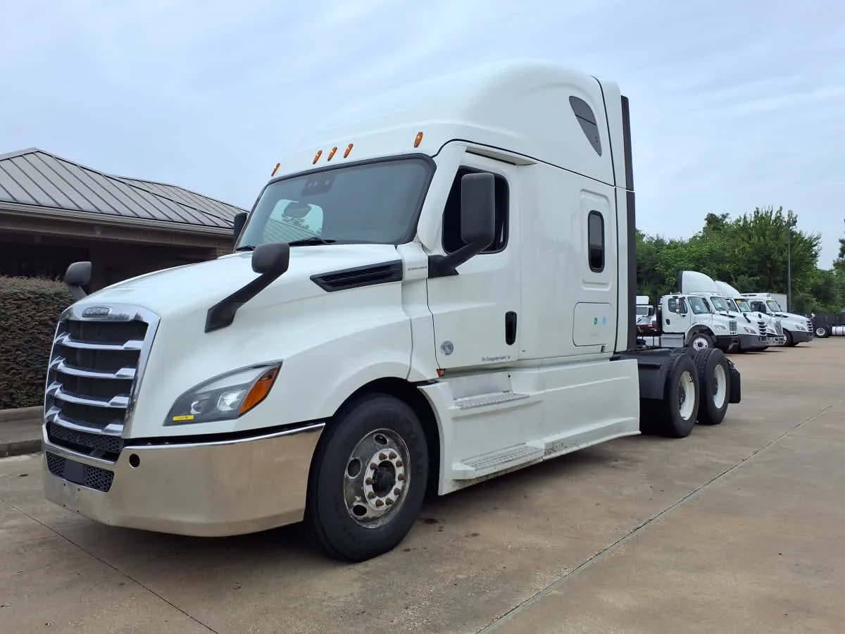 2021 Freightliner Cascadia in Houston, TX