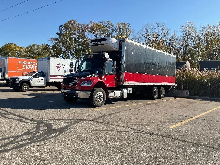 2019 Freightliner M2 106 - image 3