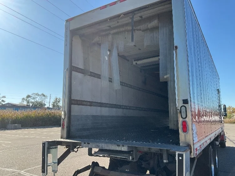 2019 Freightliner M2 106 - image 10