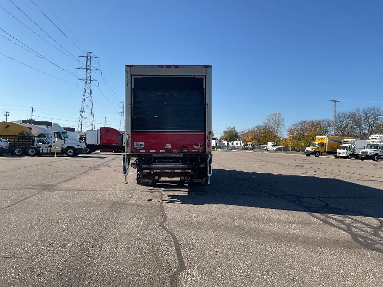 2019 Freightliner M2 106 - image 7