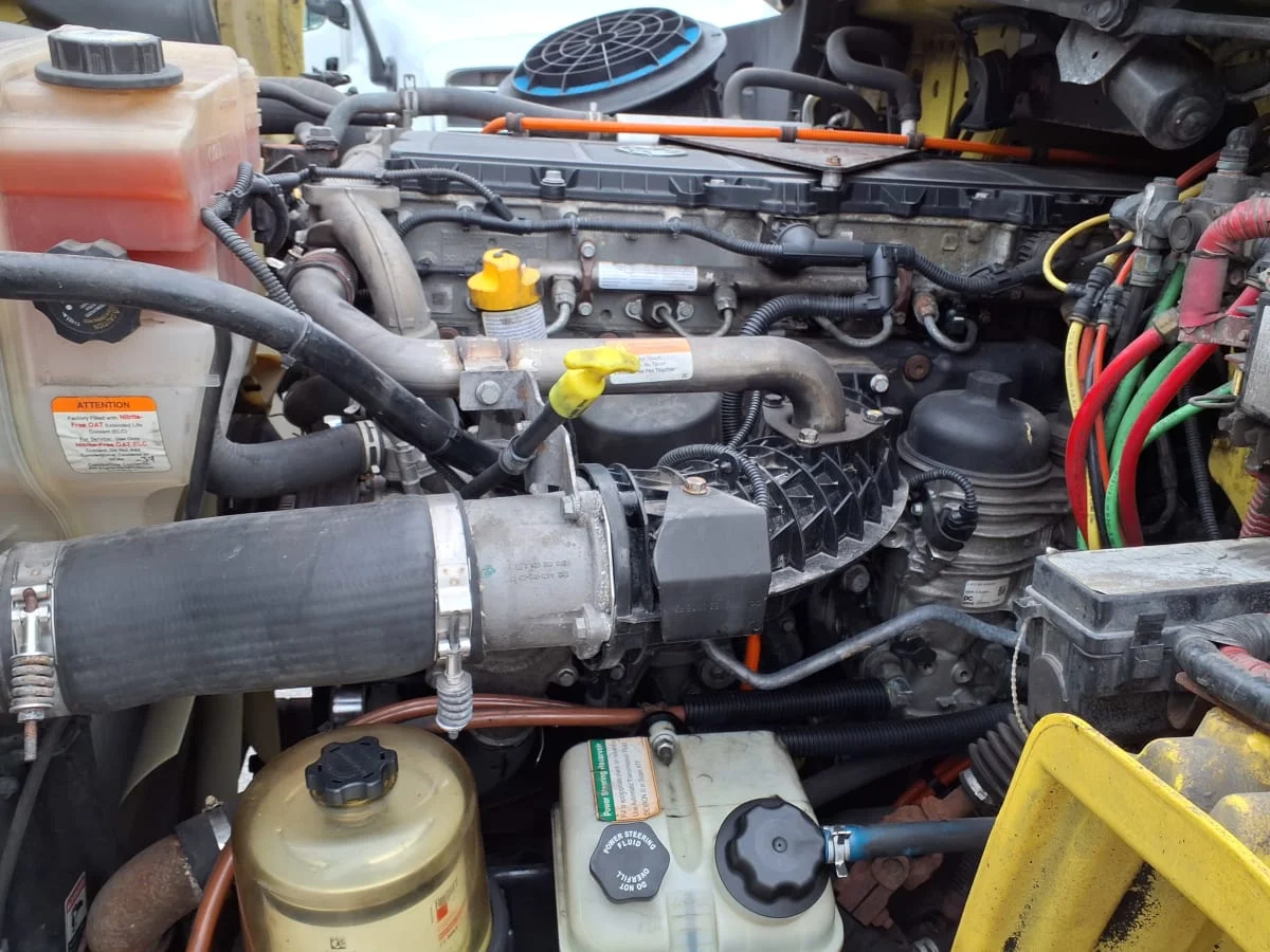 2019 Freightliner M2 112 - image 8