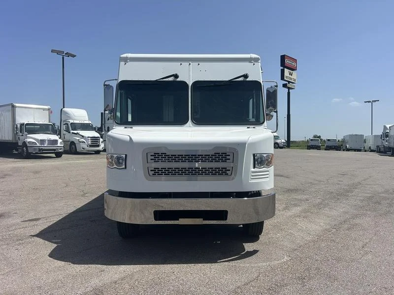 2027 Freightliner in Walton, KY — photo 3
