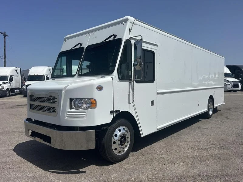 2027 Freightliner in Walton, KY — photo 4