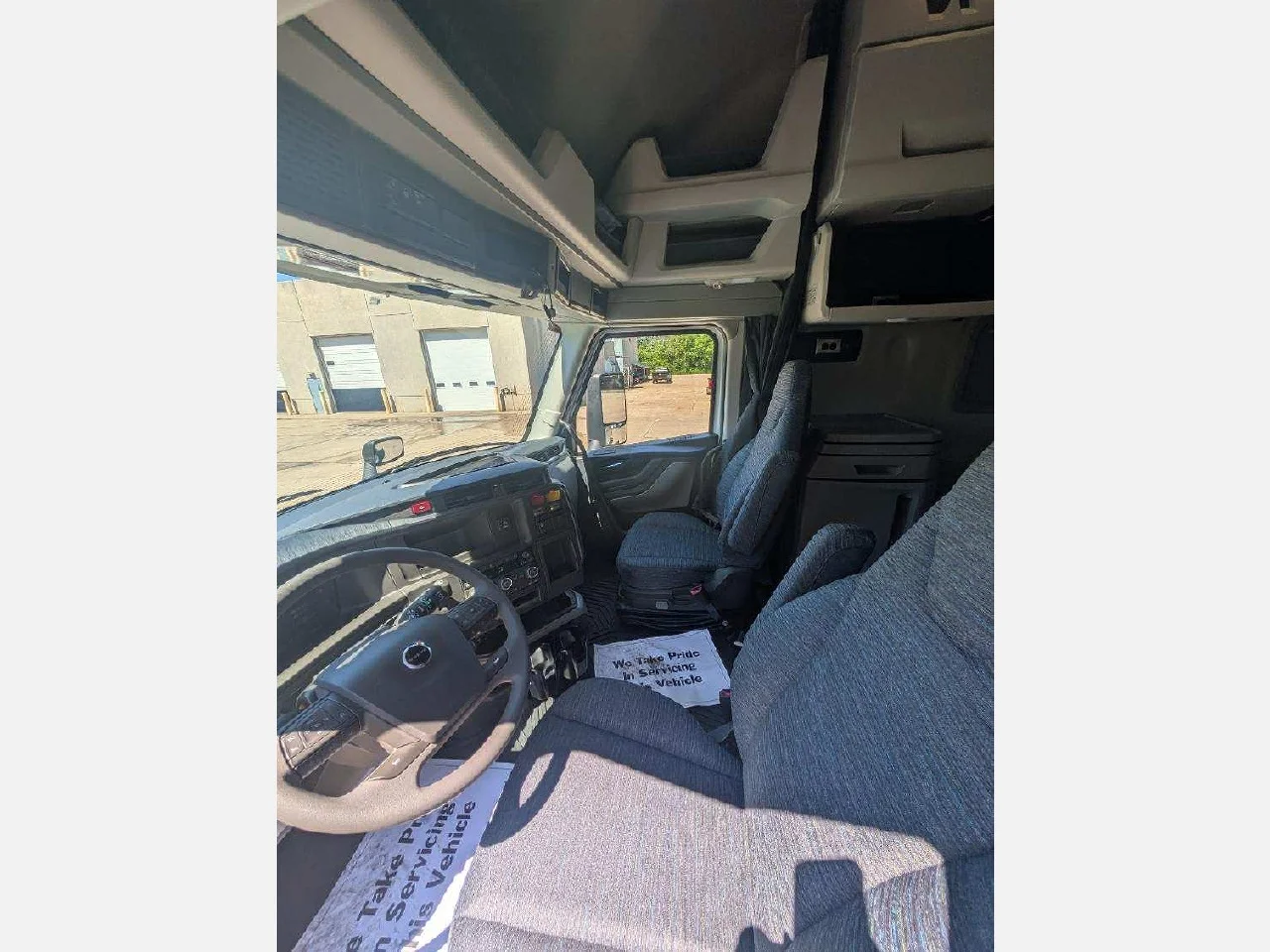 2026 Volvo VNL 860 in Erie, PA — photo 10