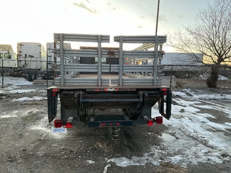 2013 International 4300 - image 7