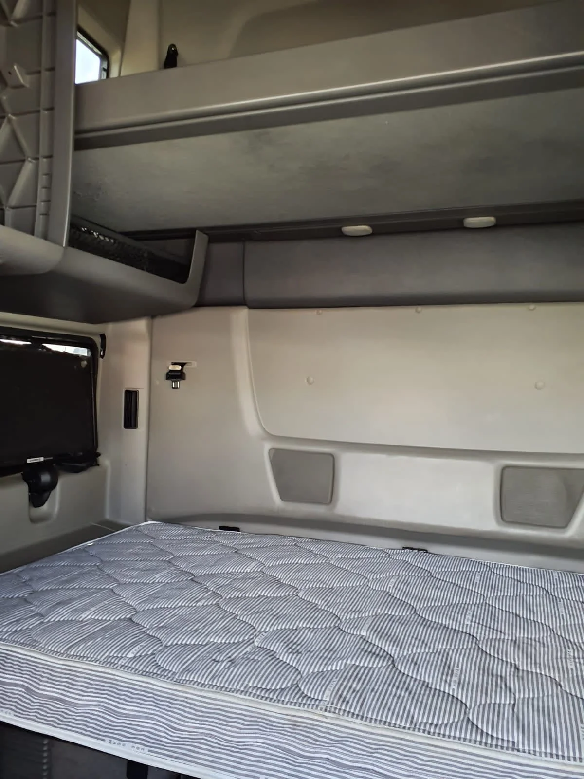 2020 International LT in Davie, FL — photo 8