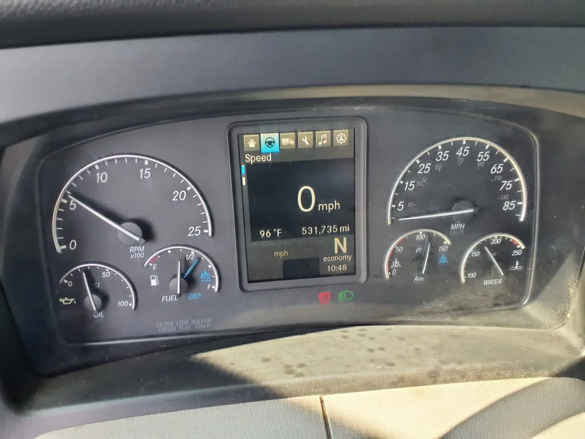 2019 Freightliner Cascadia in Springfield, MA — photo 9