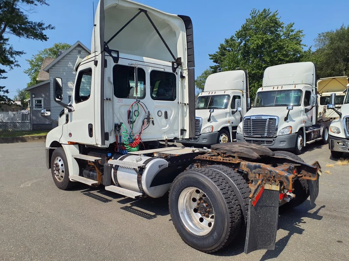 2019 Freightliner Cascadia in Springfield, MA — photo 6